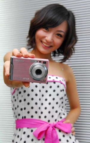 DSC-W80 