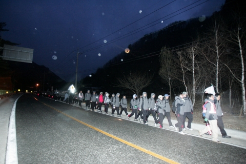 한국토지공사 새내기직원 128명은 지난 3일과 4일 치열해지는 기업환경 속에서 국민에게 봉사하고 사랑받는 기업이 되기위한 각오를 다짐과 동시에 패기와 국토사랑정신 함양을 위해 37