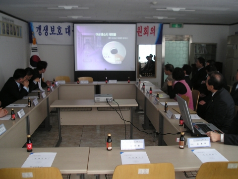 한국갱생보호공단 대구지부에서는 2007. 4. 17(화) 지부회의실에서 박문환 운영위원장 및 직능별 후원회장단 등 29명이 참석한 가운데 갱생보호대상자 지원 확대방안을 위한 연석회의를 개최하였다.