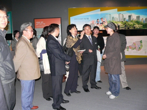 - 2007.4.12
- 공공연맹 몽골노동조합 관계자
- 판교신도시 홍보관
- 신도시 견학