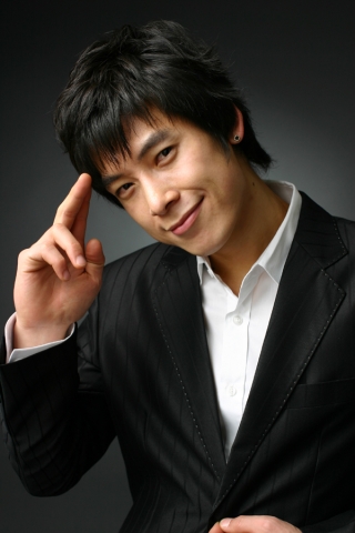 클럽뮤지컬 동키쇼에 출연중인 배우 이태용씨(27)가 KBS 2TV 인간극장에서 “친절한 태용씨”로 소개되며 한주간 시청자들의 뜨거운 관심을 받고 있다. 