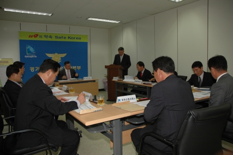 5월14일 류소현 경기도제2소방재난본부장이 경기북부 8개소방서장이 참석한 가운데 미 이행업소에 대한 최종설치독려와 향후 행정조치를 위한 대책회의를 주재하고있다