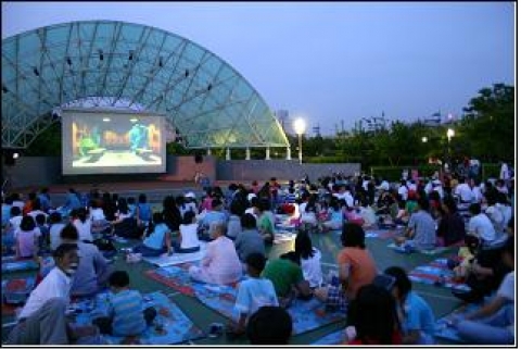 돗자리영화제 상영모습(2006년)