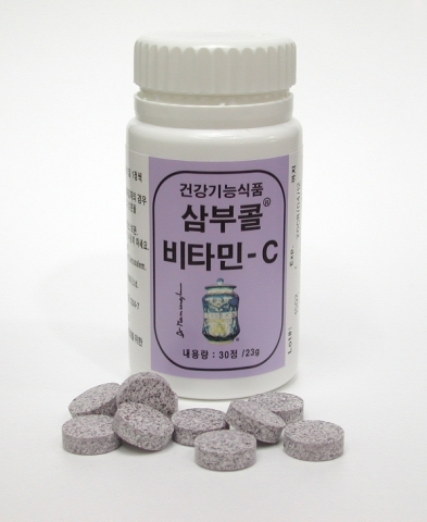 유럽산 엘더베리(sambucus nigra L.)를 주원료로 하는 삼부콜 비타민 C
