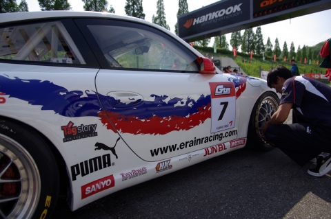 1위를 차지한 이레인 레이싱팀의 포르쉐 997GT3, 스타트전 마지막정검