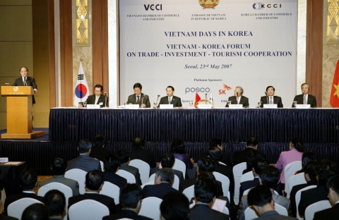 응웬 신 흥 베트남 수석부총리가 23일 소공동 롯데호텔에서 개최된 '한국-베트남 무역.투자.관광 협력포럼'에 참석해 축사를 하고 있다.