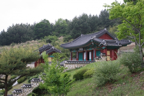 옥포대첩기념공원의 이순신장군 사당(사진 제공:여행작가 최정규)