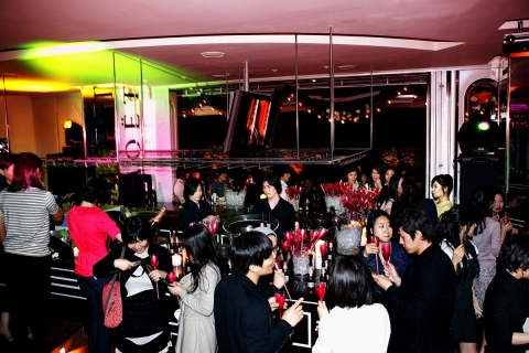 모엣 샹동의 플라워 로제 나잇