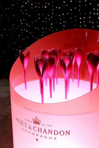 모엣 샹동의 플라워 로제 나잇