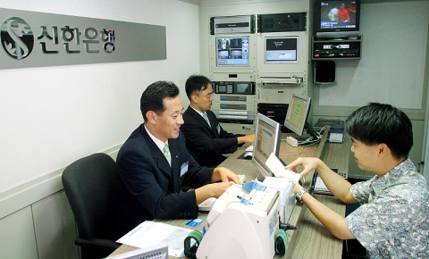 미국대사관에서 5월29일부터 시범운영하는 이동점포 모습