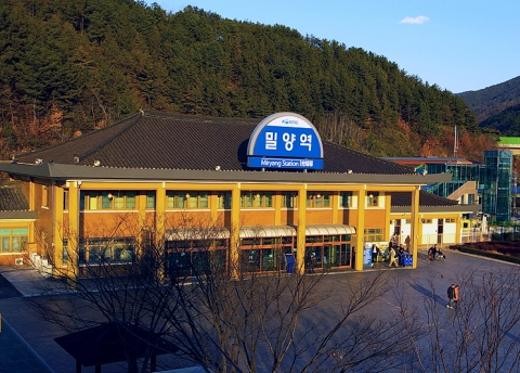 밀양역 전경