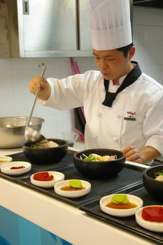CJ푸드시스템은 5월 30일 광명스피돔에서 “국물 맛의 진수 찾기”라는 타이틀로 자체 요리경진대회를 개최했다.