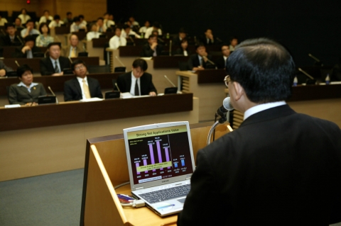 대한상공회의소는 31일(목) 상의회관에서 국내 기업인 100여명이 참석한 가운데 '태국 투자환경 설명회'를 가졌다.