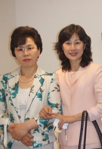좌로부터 이은주, 김남숙 당선자