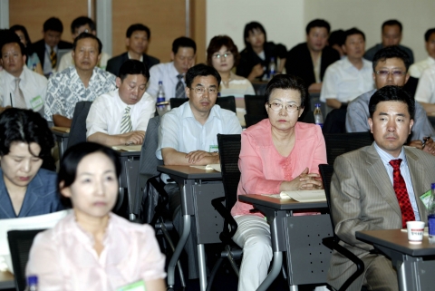 11일 상의회관에서 개최된 '제3차 서울상공회의소 비즈니스 교류회' 참석자들이 '중소기업제품 판매 활성화를 위한 마케팅전략'에 대한 강연을 경청