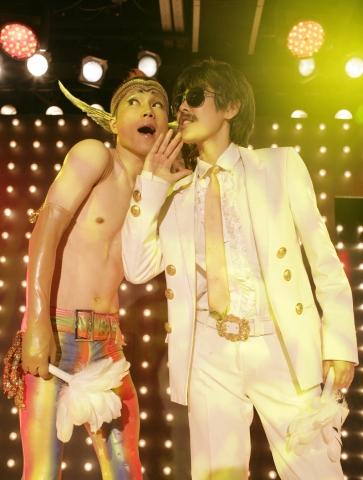 브로드웨이 클럽뮤지컬‘동키쇼'의 장난꾸러기 퍼그와 오베론사장/ 대학로 동키쇼 전용홀 / 6월 30일까지 (시즌1) 7월 1일~9월 30일 (시즌2) / 문의 ㈜시그마엔터테인먼트 02)3443-6487