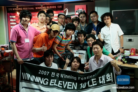 인터넷 생방송 포털사이트 SEEBOX가 오는 24일 ‘콘솔 e-Sports의 건전한 발전을 도모하는 모임’에서 주최하는 ‘제2회 위닝 페스티발’ 현장을 생생한 라이브로 중계한다고 18일 밝혔다.