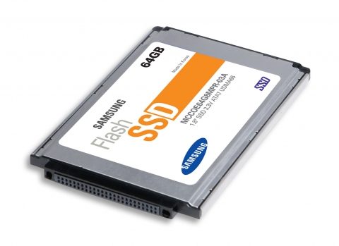 삼성전자가 본격 양산 개시하여 주요 노트북 PC 업체에 공급 예정인 1.8인치 64GB SSD (Solid State Drive)