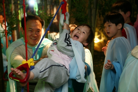 가족과 함께 아름다운 추억을 만드는 어린이자연조형체험놀이 &lt;숲속놀이터&gt; 바람놀이터