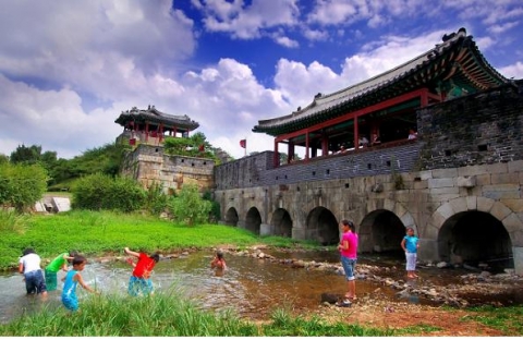 금상 : 도심속 맑은 유산(김토년)