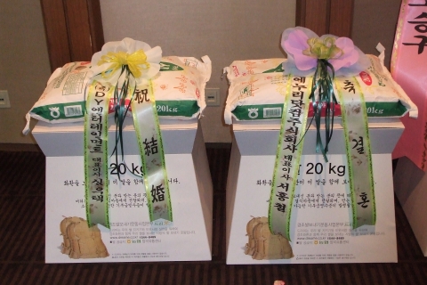 박경림 결혼식에 화환 대신 배달된 쌀