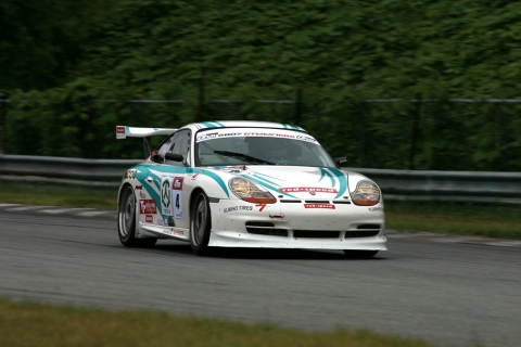 이번 대회에 자신감을 보이는 레드앤스피드 레이싱팀의 포르쉐 996 GT3