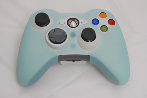 실리콘 스킨이 장착된 Xbox 360 콘트롤러