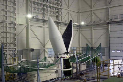 소형위성발사체(KSLV-I)의 상단부의 노즈페어링 전개 모습(I)
