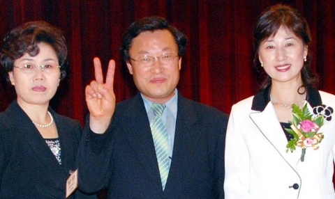 왼쪽부터 하나연대 이주은 회장, 박인과 대표, 김남숙 CLN아카데미 학장