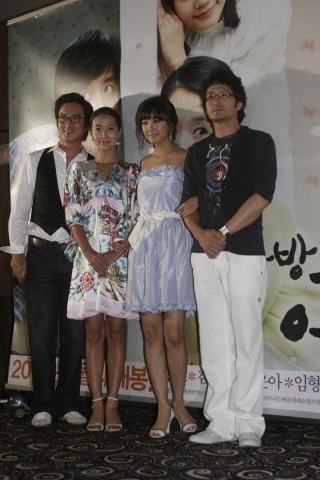 ‘사랑방 선수와 어머니’ 유쾌한 웃음 가득했던 언론 시사회