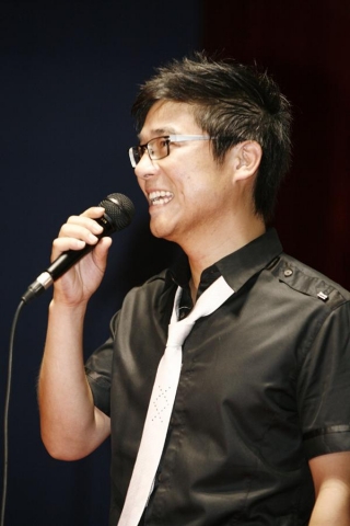 ‘만남의 광장’ 임창정 무대 인사 중 관객에게 깜짝 노래 선물