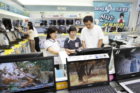 삼성전자는 8월 13일부터 9월 30일까지 ‘센스 업그레이드 프로젝트-신나는 새학기’ 판촉 행사를 실시한다.
