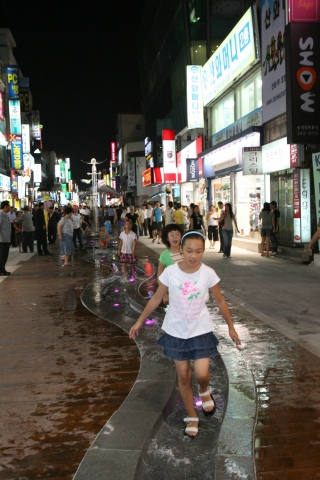 포항시 명품거리, 중앙상가 실개천 탄생