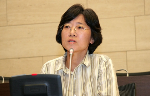 대한상공회의소 등 경제4단체가 24일 상의회관 의원회의실에서 개최한 ‘서머타임제 도입에 관한 공청회’에서 김지희 민주노총 부위원장이 토론에 임하고 있다.