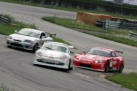 치열한 2위 자리 싸움 (레드앤스피드 포르쉐 996 GT3, 펠롭스레이싱팀 혼다 S2000 GTR)