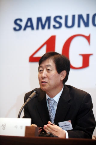 8월 27일, 28일 양일간 서울 신라호텔에서 개최되는 '삼성 4G포럼'에서 삼성전자 정보통신총괄 최지성 사장이 연설을 하고 있다.