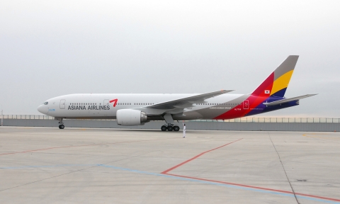 아시아나항공에서 29일(수)에 도입한 B777-200ER(HL7756) 여객기