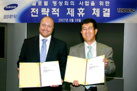 지난 3일 삼성네트웍스 본사가 위치하고 있는 삼성동 아셈타워 본사에서는 삼성네트웍스와 美 탠드버그사 간 글로벌 영상회의 사업을 위한 전략적 파트너십 제휴식이 있었다. 금번 제휴는 
