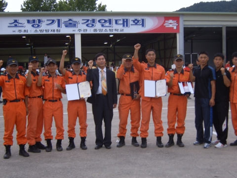 전남도소방본부는 지난 6일부터 7일까지 충남 천안시 소재 중앙소방학교에서 전국 소방공무원, 의용소방대 등 관계자 2000여명이 참가한 가운데 열린 ‘제20회 전국 소방기술경연대회’
