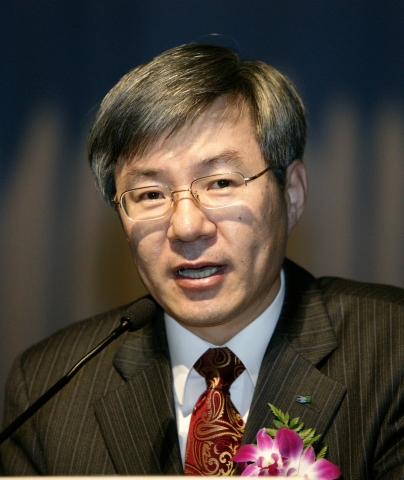 대한상공회의소가 13일 상의회관에서 개최한 ‘글로벌 M&A 활성화’ 컨퍼런스에서 이상하 두산그룹 전무가 주제발표를 하고 있다.