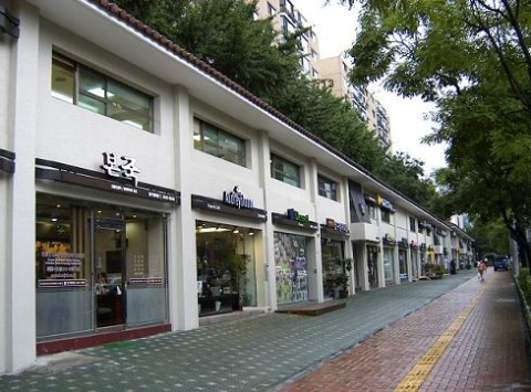 압구정동 현대상가 간판개선 후 사진