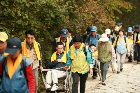 포스데이타, 장애우와 함께 산상음악회 열어