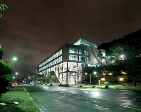 야간경관부문 은상 <동서대학교 민석도서관>