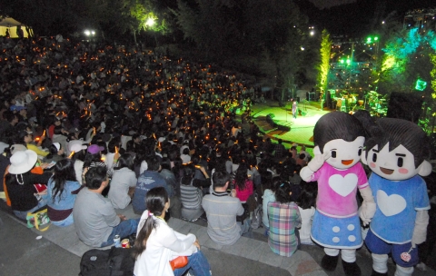'싸이월드 러빙 포레스트 가든(Cyworld Loving Forest Garden)' 이상은 공연 현장