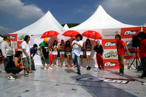 개그맨 조원석의 비보이팀과 배틀 장면