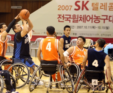 11일 열린 예선리그에서 고양시홀트팀과 오토복팀의 경기 모습