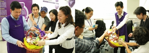 지난 17일, 야후! 코리아는 창립 10주년 기념 행사의 일환으로 임원진들이 직원들에게 그 동안의 노고에 감사함을 전하며 다과를 나눠주는 깜짝 이벤트를 진행 했다. 
