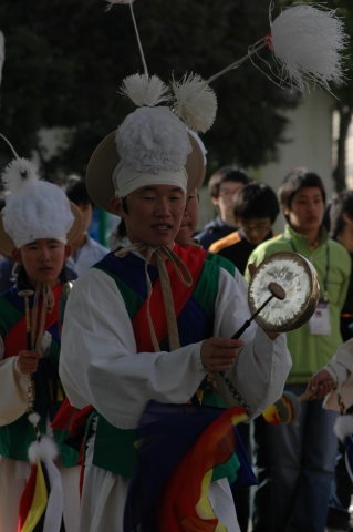 충북공업고등학교의 청주신촌풍장 공연모습