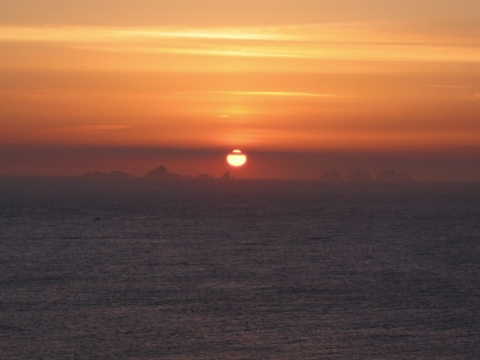 거문도 등대에서 잡은 백도일출