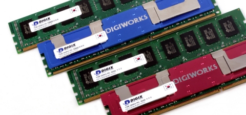 디직스 DDR3 제품(블루 방열판-PC10666 / 레드와인 방열판-PC8500)